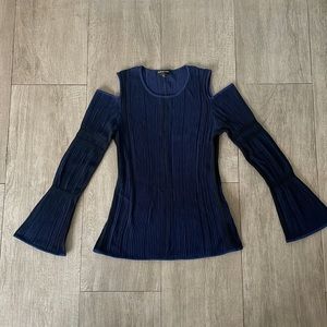 New Club Monaco Cold Shoulder Top Size M Blue Black